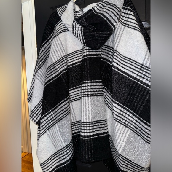 Express black/grey/white plaid poncho - OS - Picture 6 of 6